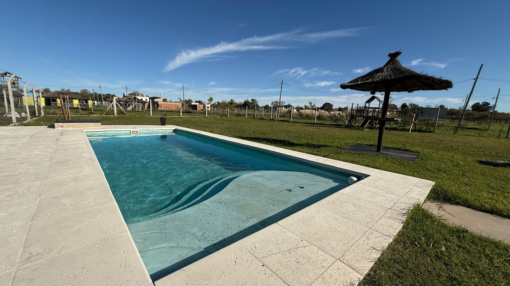 VENTA DE HERMOSA CASA  EN BARRIO PRIVADO FINCA DON FAUSTO, CAÑUELAS.