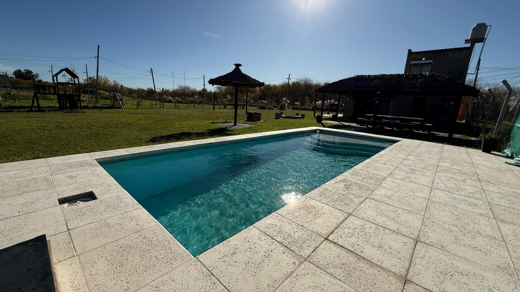 VENTA DE HERMOSA CASA  EN BARRIO PRIVADO FINCA DON FAUSTO, CAÑUELAS.