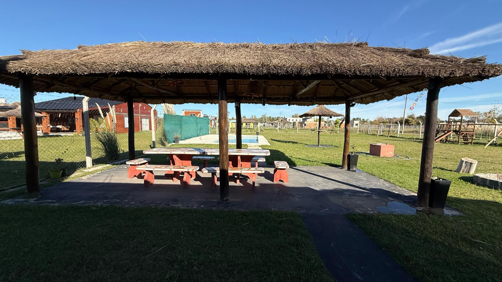 VENTA DE HERMOSA CASA  EN BARRIO PRIVADO FINCA DON FAUSTO, CAÑUELAS.
