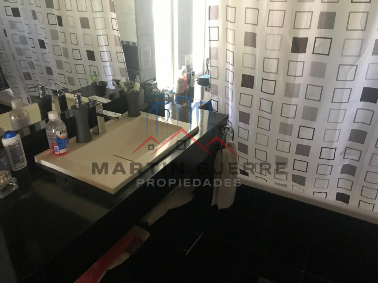 VENTA DE HERMOSA CASA  EN BARRIO PRIVADO SANTA AMELIA, VIRREY DEL PINO.
