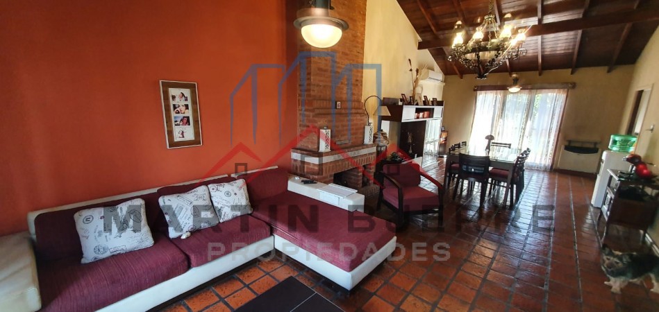 Venta Hermoso Chalet de 5 Ambientes en Ciudad Evita.