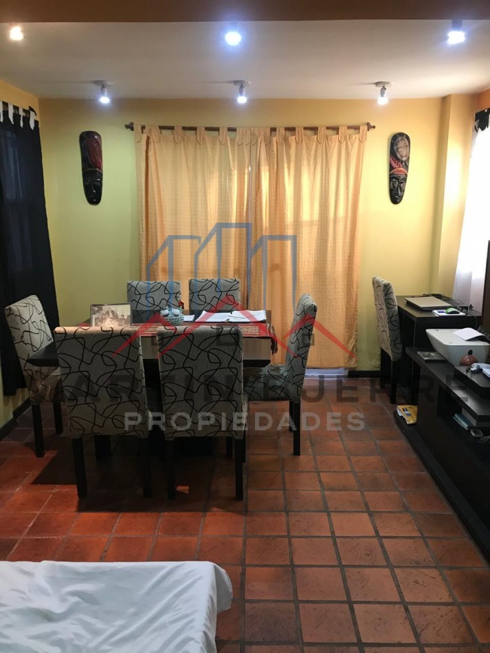VENTA DE HERMOSA CASA  EN BARRIO PRIVADO SANTA AMELIA, VIRREY DEL PINO.