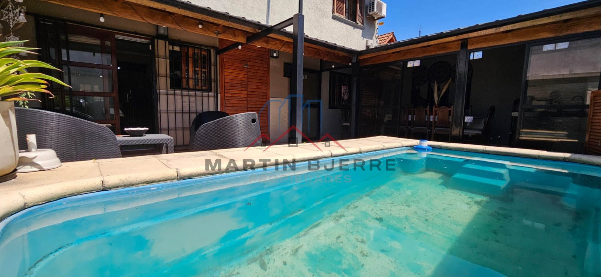VENTA CASA 5 AMBIENTES BARRIO PUERTAS DEL SOL. CIUDAD EVITA. LA MATANZA.