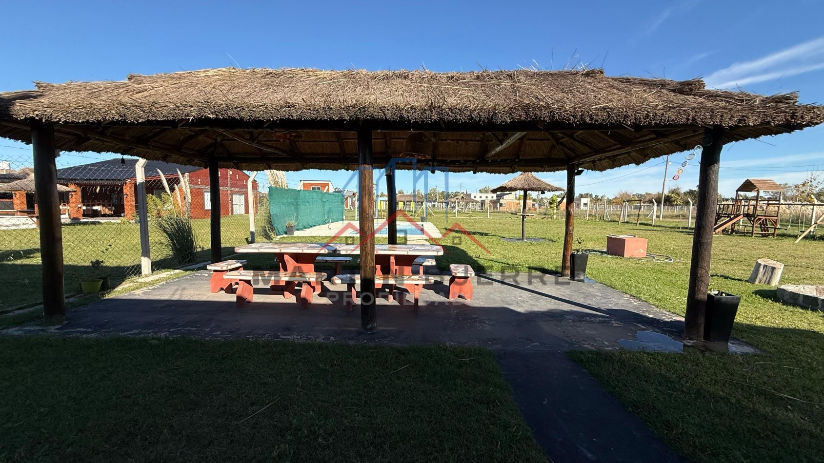VENTA DE HERMOSA CASA  EN BARRIO PRIVADO FINCA DON FAUSTO, CAÑUELAS.