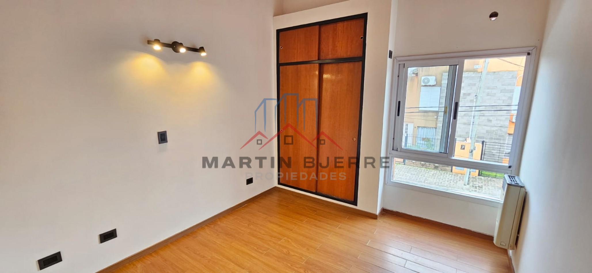 Venta Duplex 3 ambientes en Barrio Cotevi  4,  Ciudad Evita.