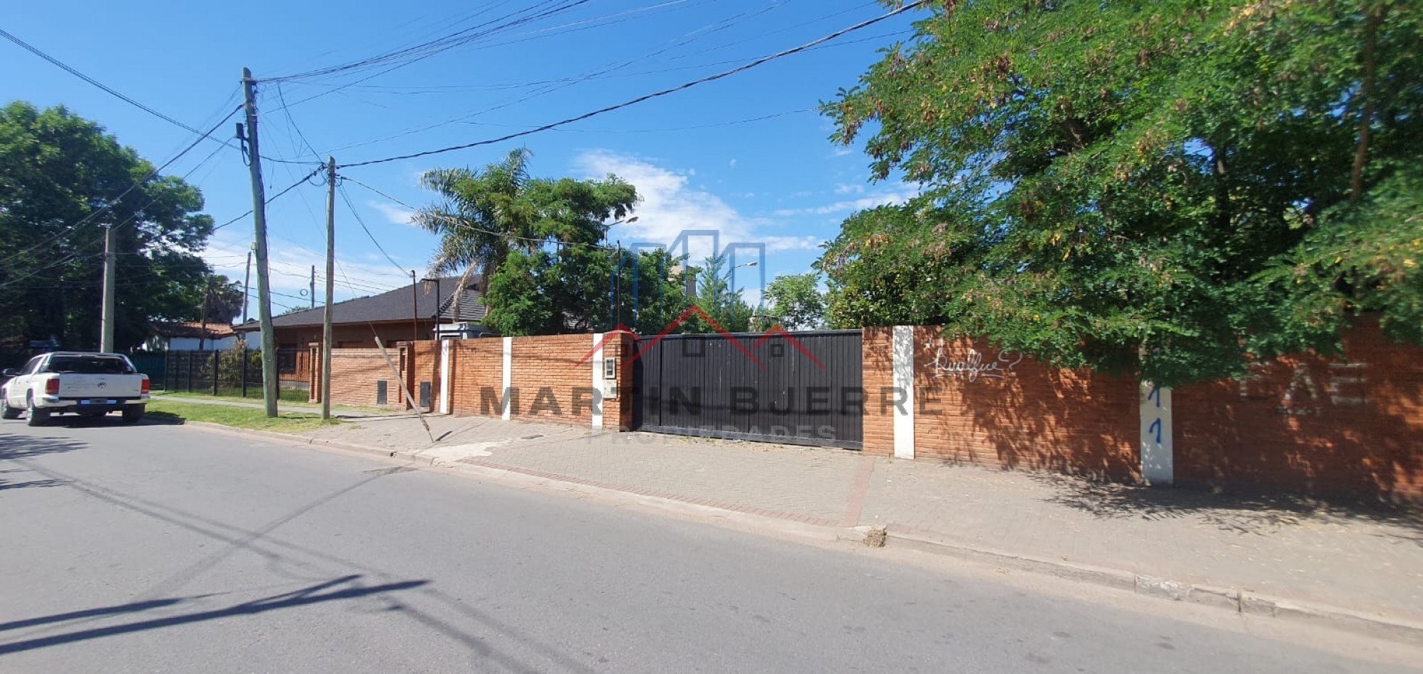 Venta Propiedad con amplio Lote en Ciudad Evita.