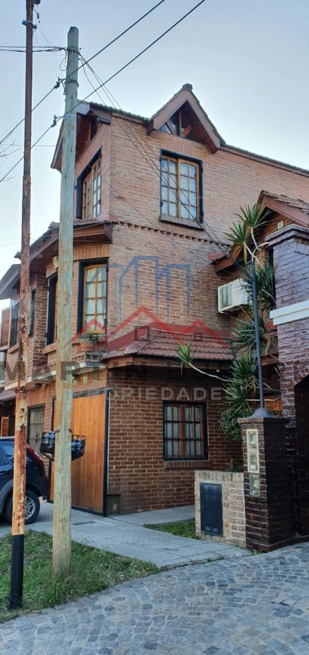 VENTA CASA 4 AMBIENTES BARRIO PUERTAS DEL SOL. CIUADA EVITA. LA MATANZA.