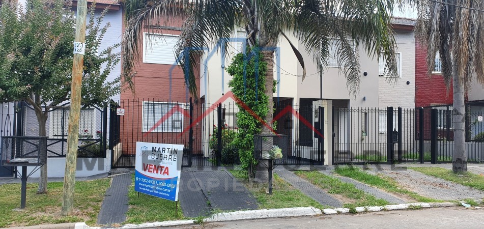 Venta Casa 5 ambientes en Barrio Democracia  Ciudad Evita