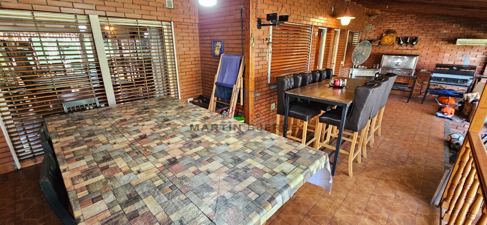 CASA 5 AMBIENTES  CON QUINCHO Y PISCINA EN CIUDAD EVITA, LA MATANZA.