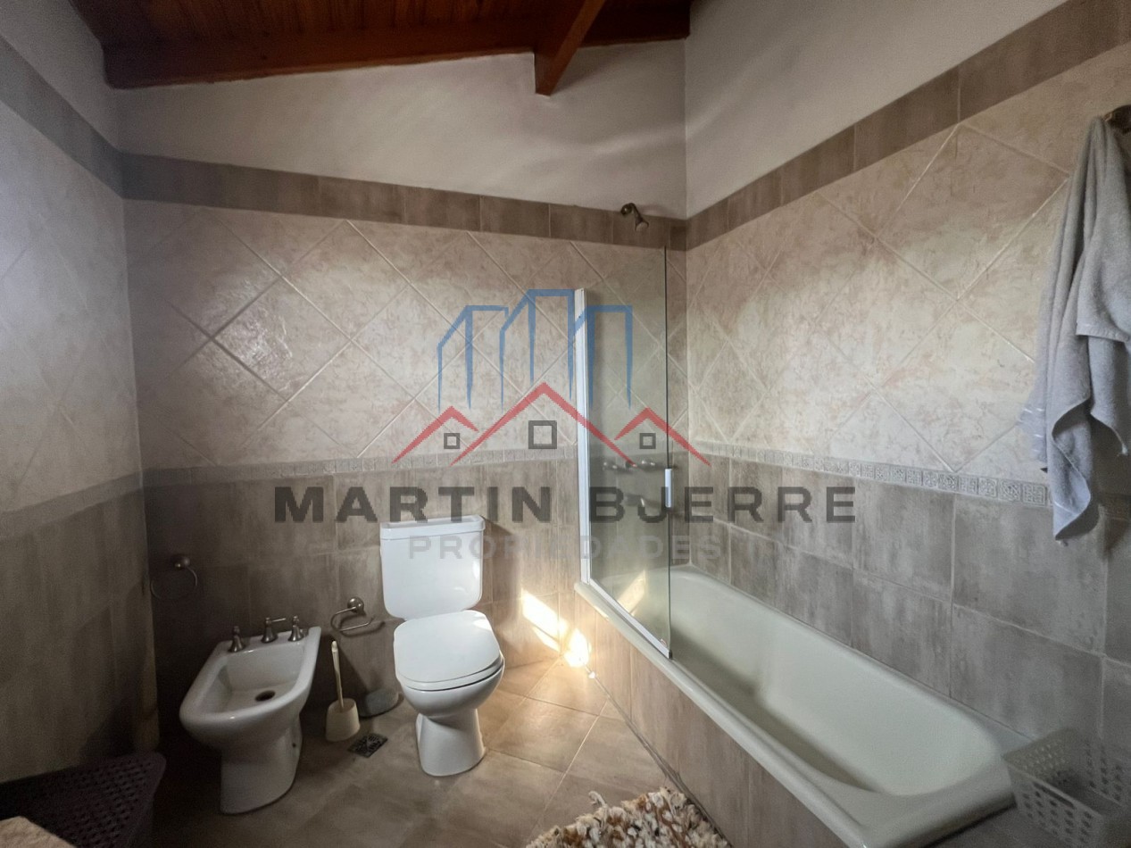 VENTA CASA 5 AMBIENTES BARRIO PUERTAS DEL SOL. CIUDAD EVITA. LA MATANZA.