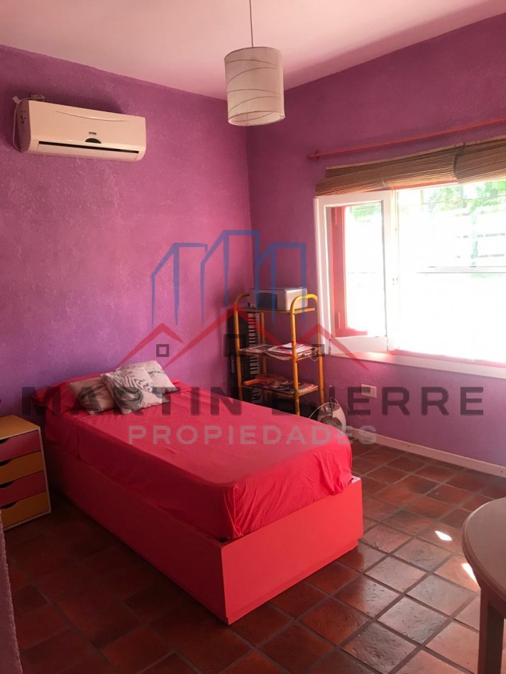 VENTA DE HERMOSA CASA  EN BARRIO PRIVADO SANTA AMELIA, VIRREY DEL PINO.