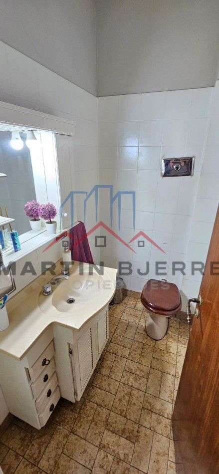 CASA 5 AMBIENTES  CON QUINCHO Y PISCINA EN CIUDAD EVITA, LA MATANZA.