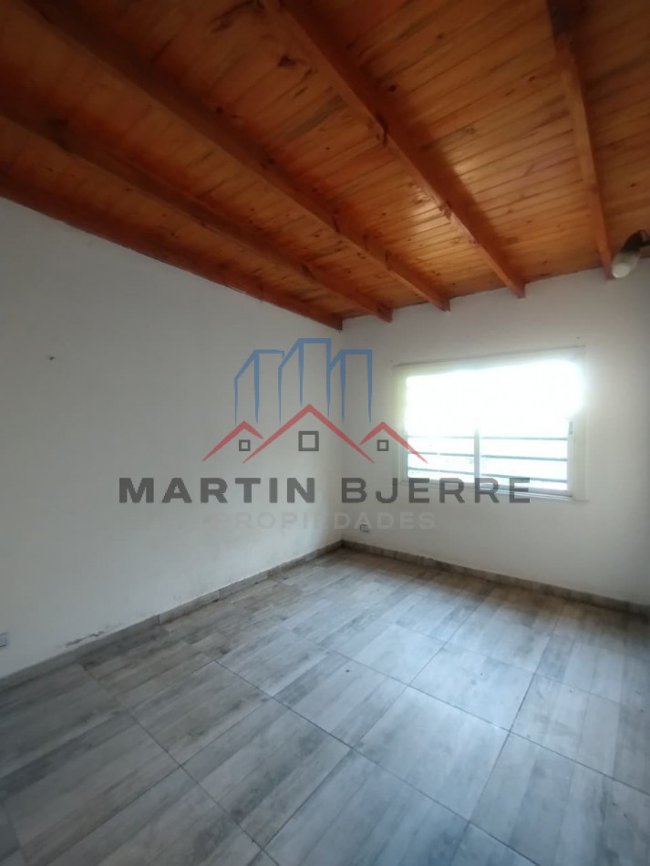 VENTA CASA DE 3 AMBIENTES. BARRIO LOS FRESNOS. VIRREY DEL PINO. LA MATANZA.