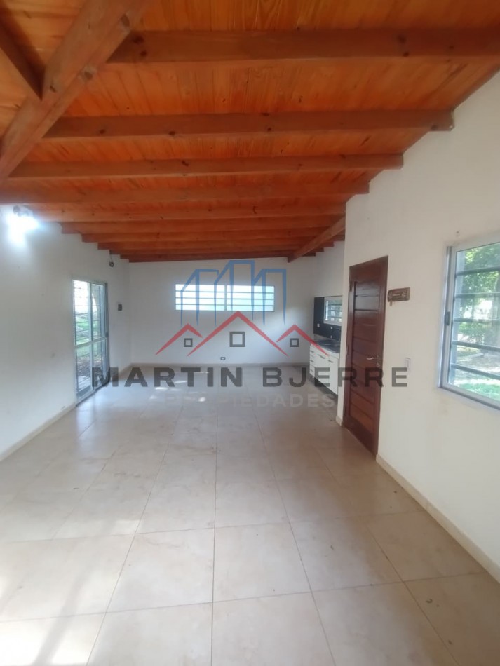 VENTA CASA DE 3 AMBIENTES. BARRIO LOS FRESNOS. VIRREY DEL PINO. LA MATANZA.