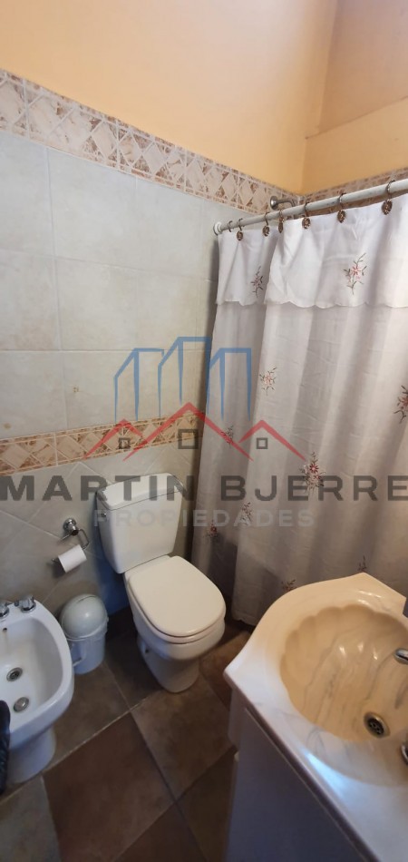Venta Hermoso Chalet de 5 Ambientes en Ciudad Evita.
