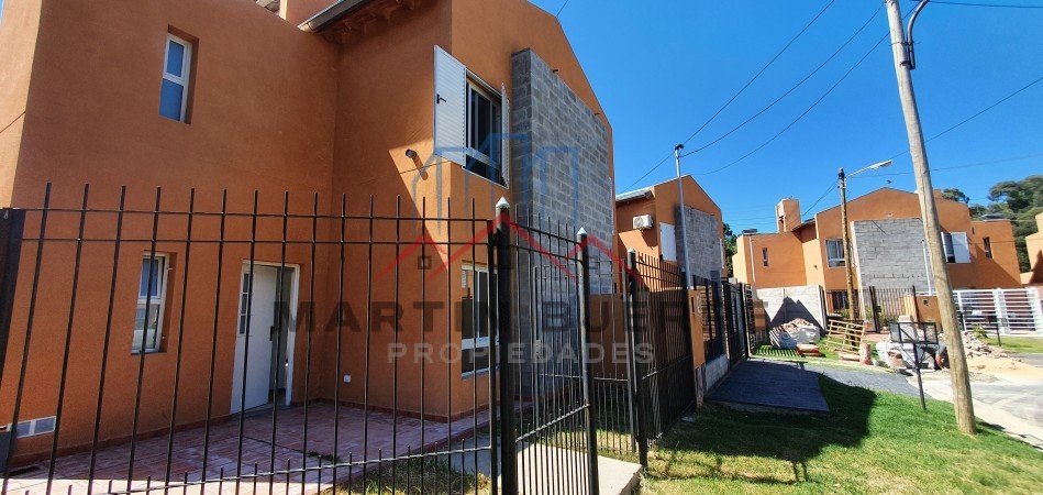 Venta Casa 4 ambientes en Barrio Cotevi, Ciudad Evita.