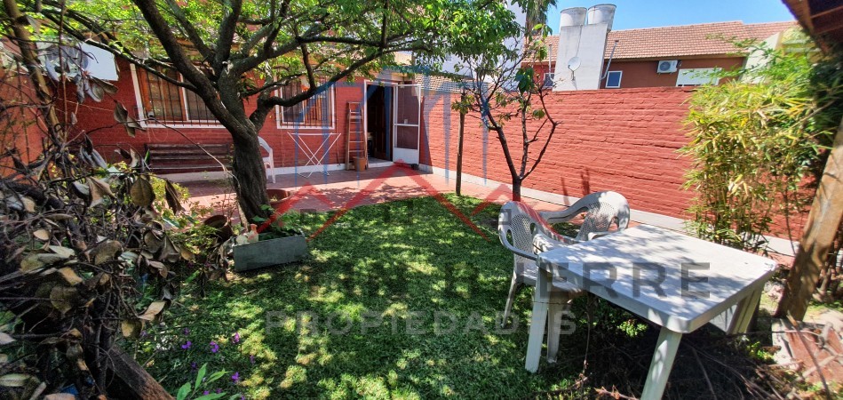 Venta Casa 5 ambientes en Barrio Democracia  Ciudad Evita