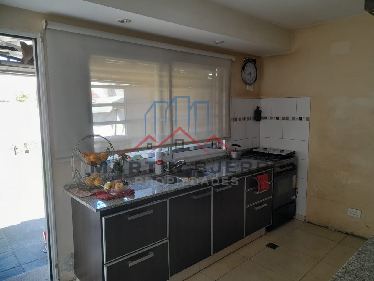 Venta Triplex 4 ambientes  Ciudad Evita 