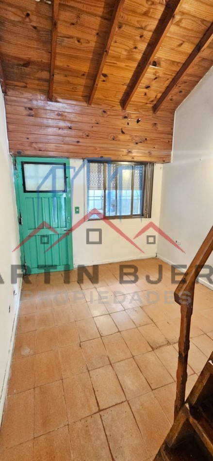 Alquiler  PH 2 ambientes en Lomas del Mirador.