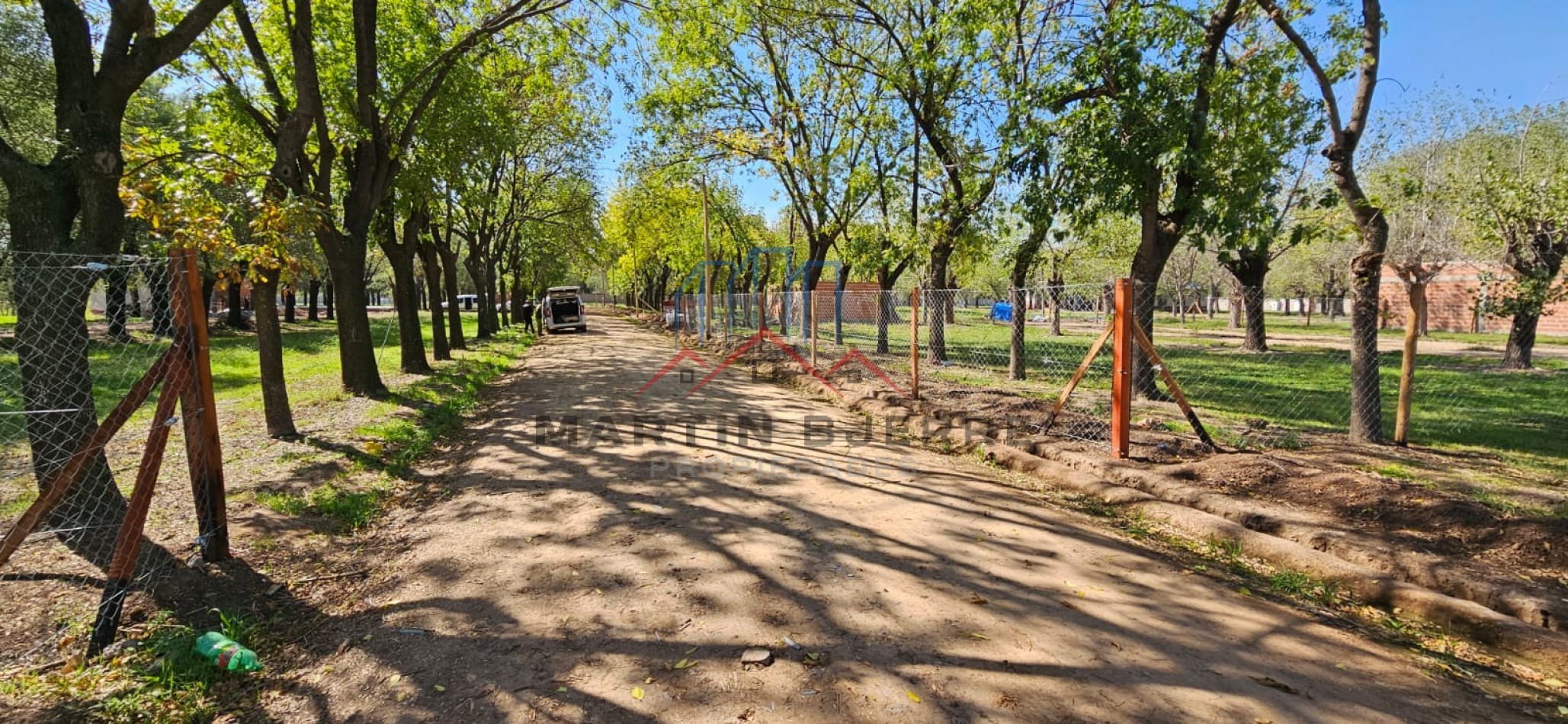 VENTA QUINCHO CON PISCINA, LOS FRESNOS, VIRREY DEL PINO.