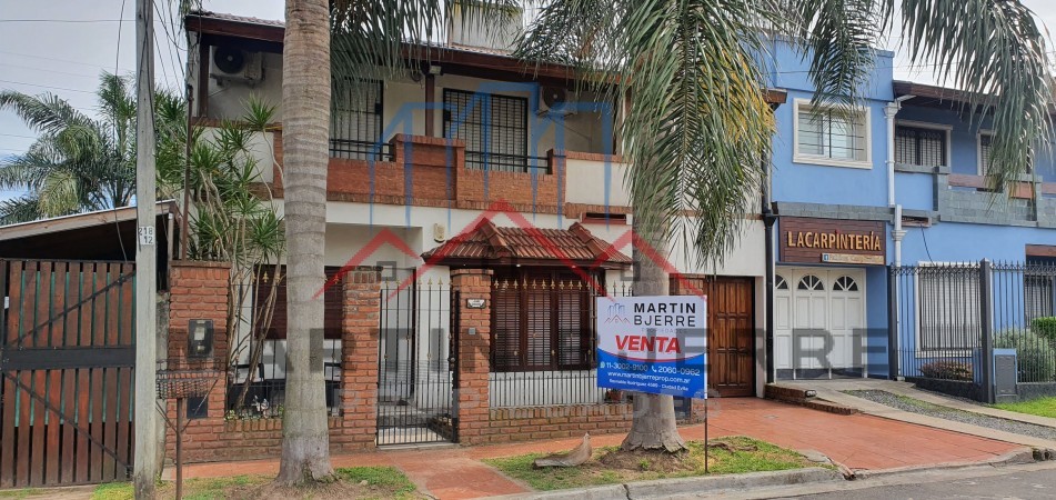 Venta Duplex  5 ambientes en Barrio Cotevi  Ciudad Evita.