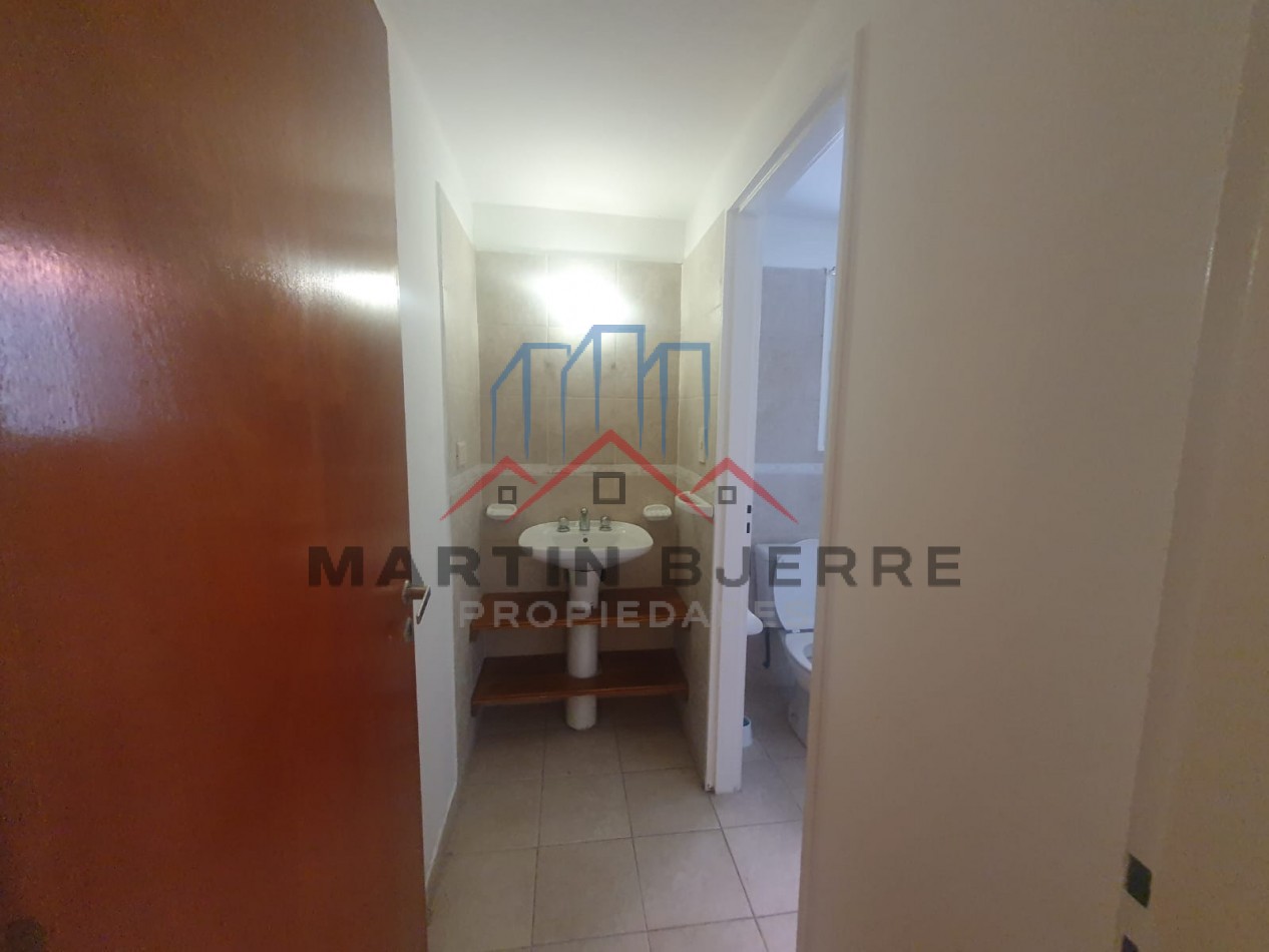 VENTA CASA 5 AMBIENTES EN BARRIO DEMOCRACIA. CIUDAD EVITA