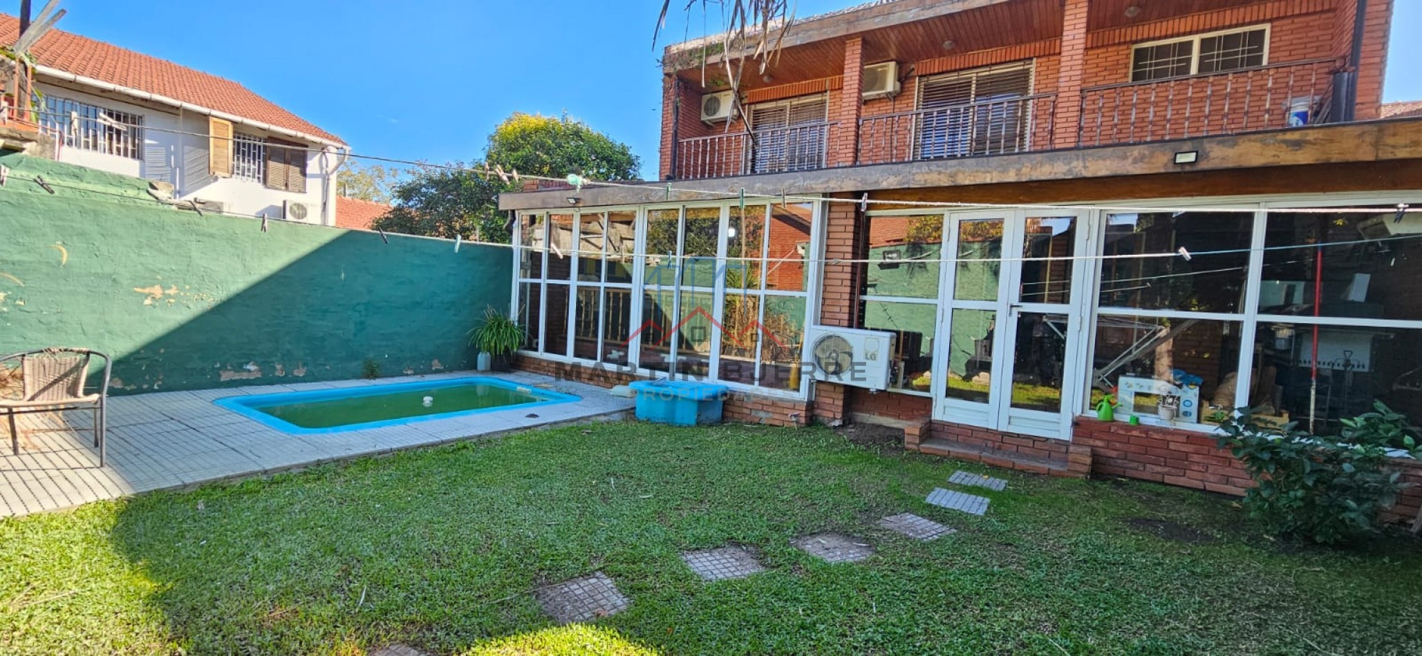 CASA 5 AMBIENTES  CON QUINCHO Y PISCINA EN CIUDAD EVITA, LA MATANZA.