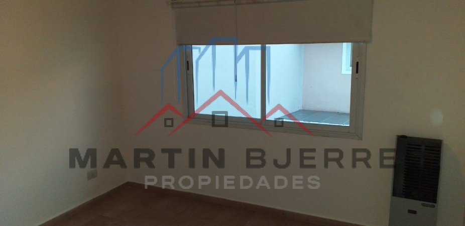 Venta  Duplex 3 ambientes  Ciudad Evita.  