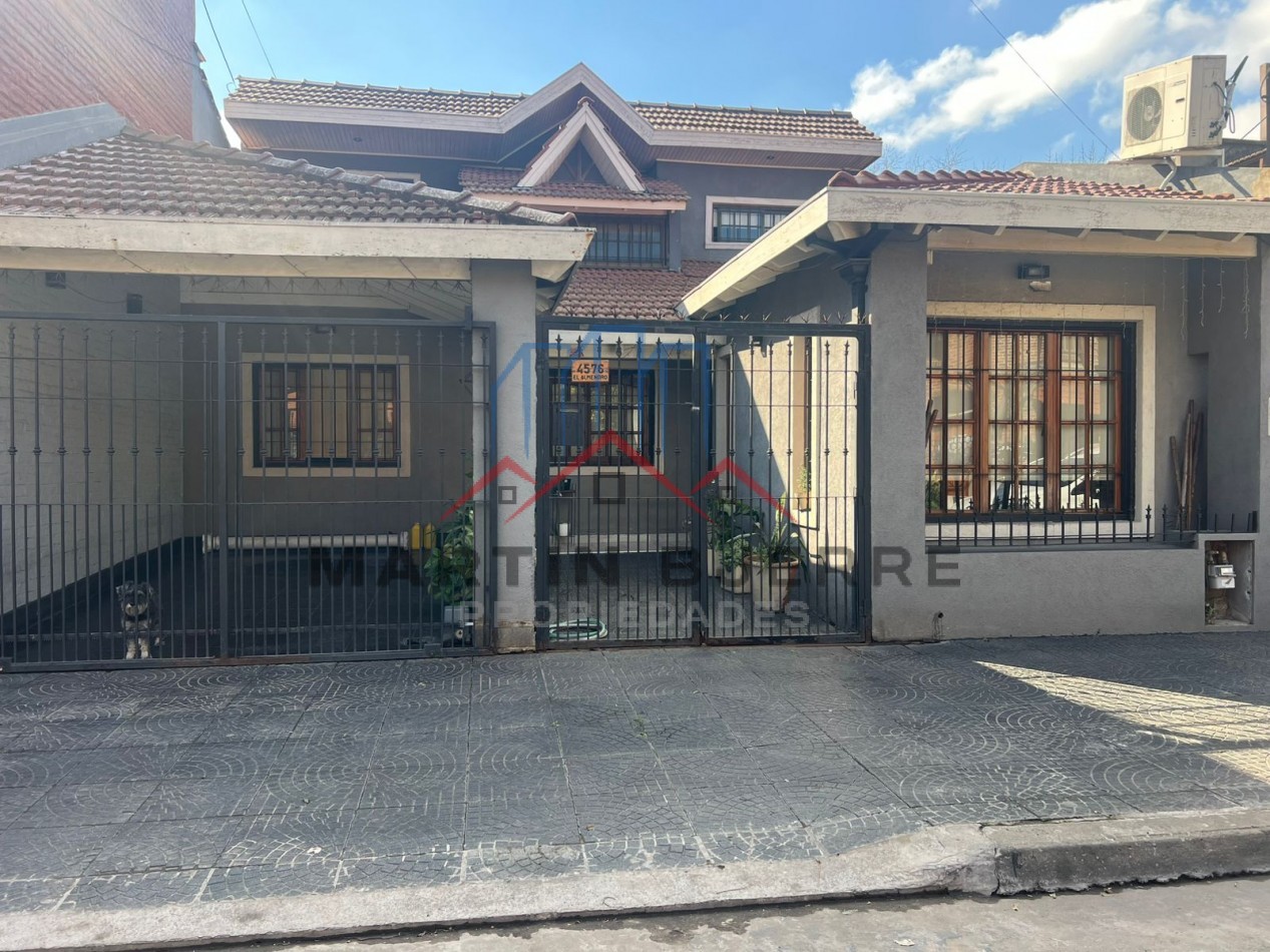 VENTA CASA 5 AMBIENTES BARRIO PUERTAS DEL SOL. CIUDAD EVITA. LA MATANZA.