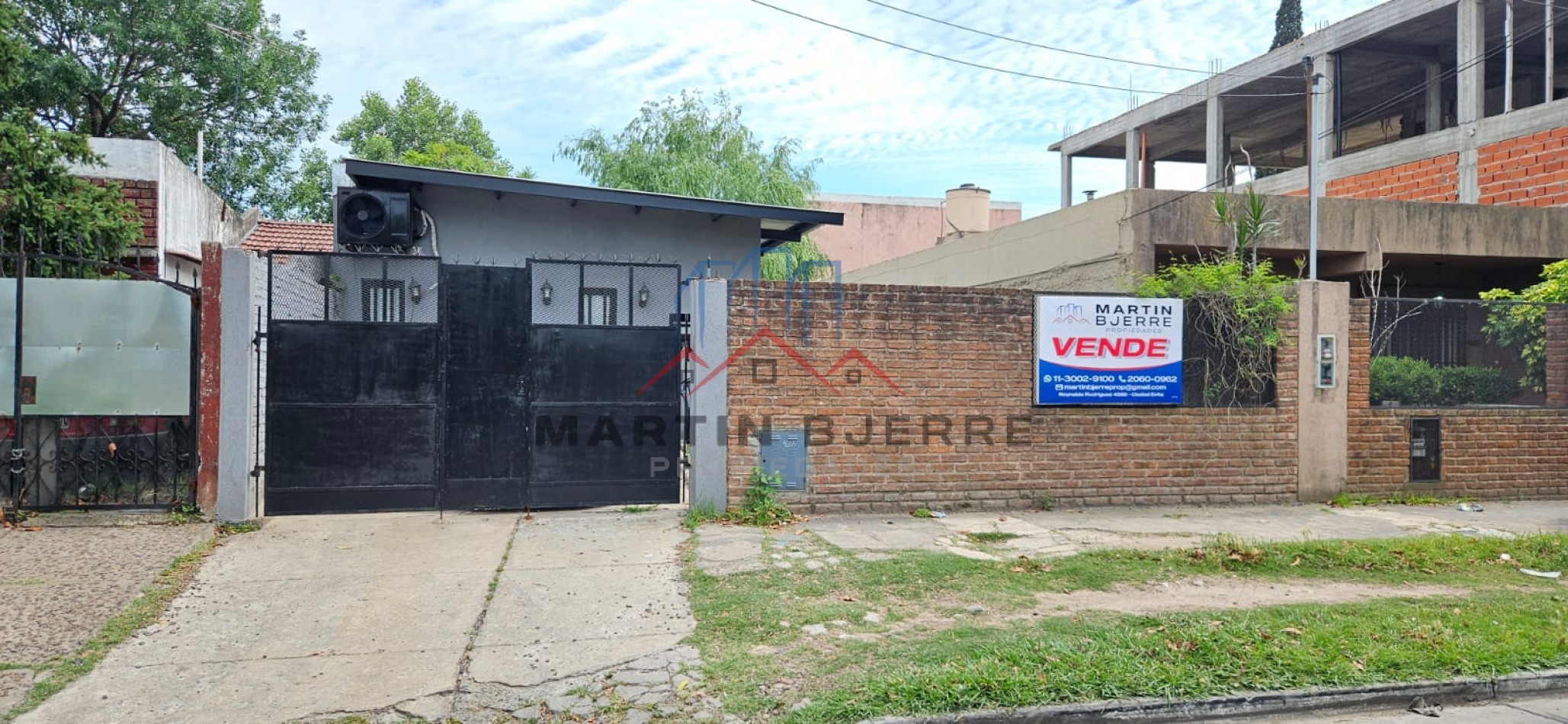 Venta Casa 3 ambientes con Lote en Aldo Bonzi