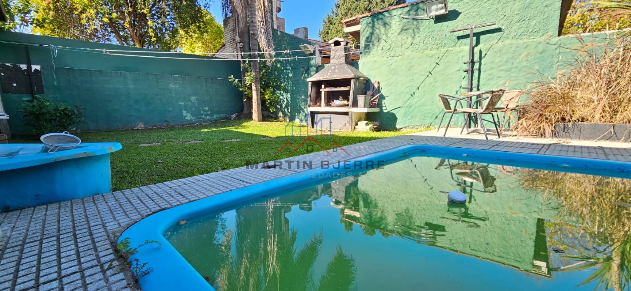 CASA 5 AMBIENTES  CON QUINCHO Y PISCINA EN CIUDAD EVITA, LA MATANZA.