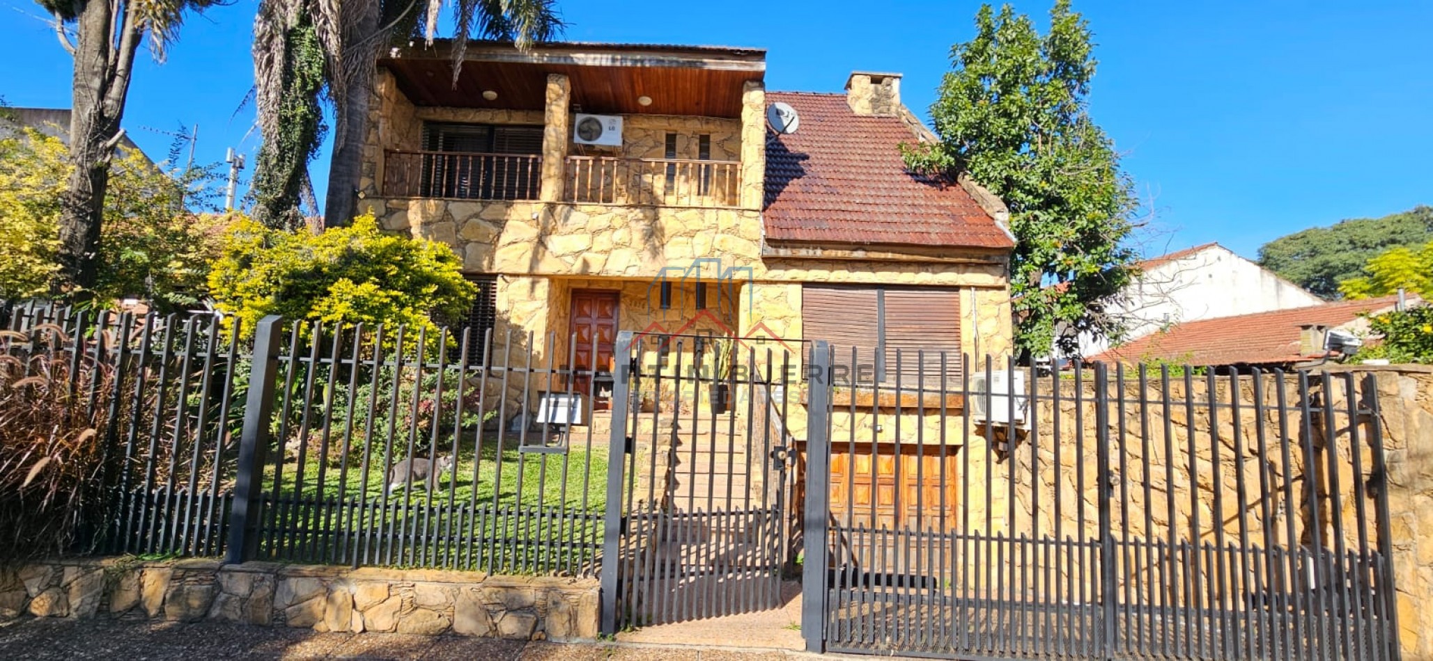 CASA 5 AMBIENTES  CON QUINCHO Y PISCINA EN CIUDAD EVITA, LA MATANZA.