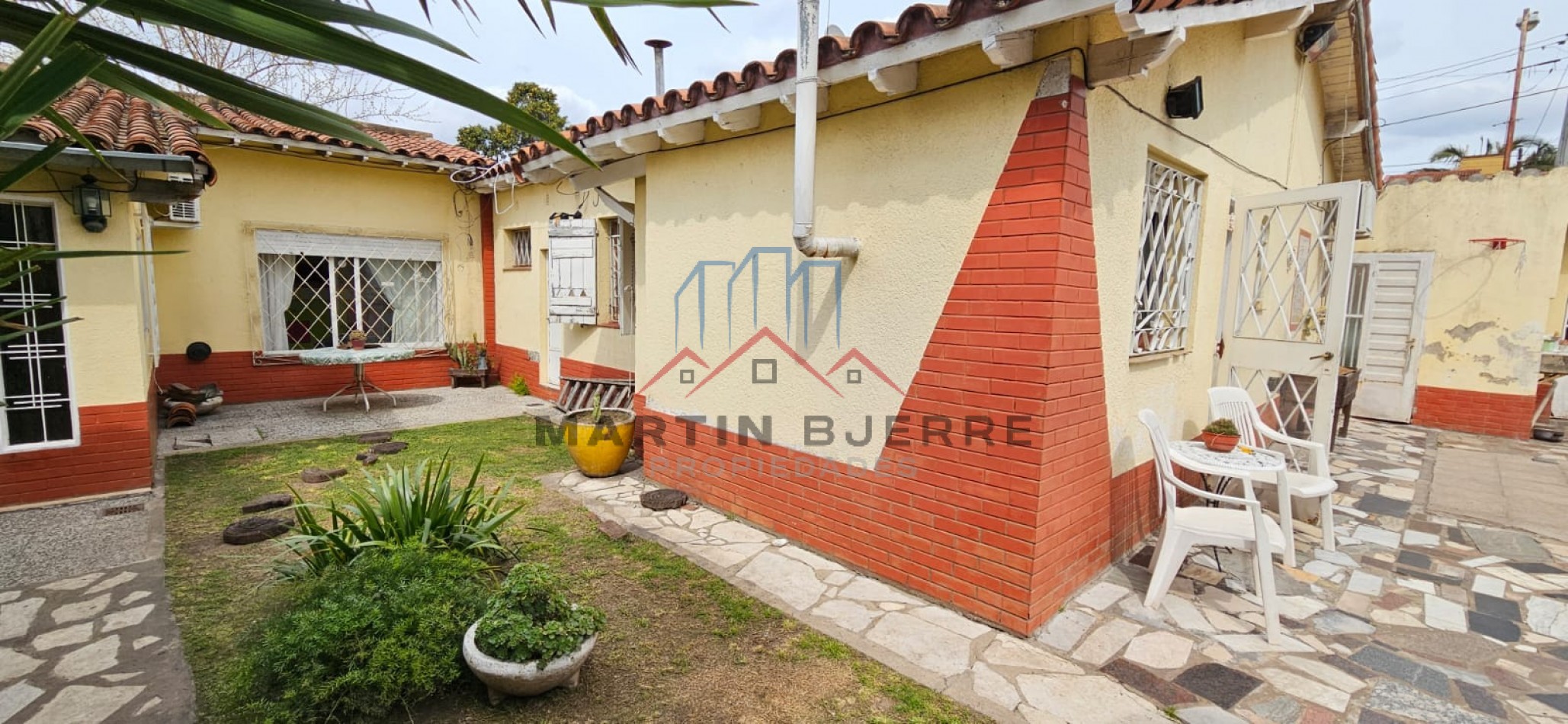 Venta Chalet 4  ambientes con ampliaciones en Ciudad Evita.