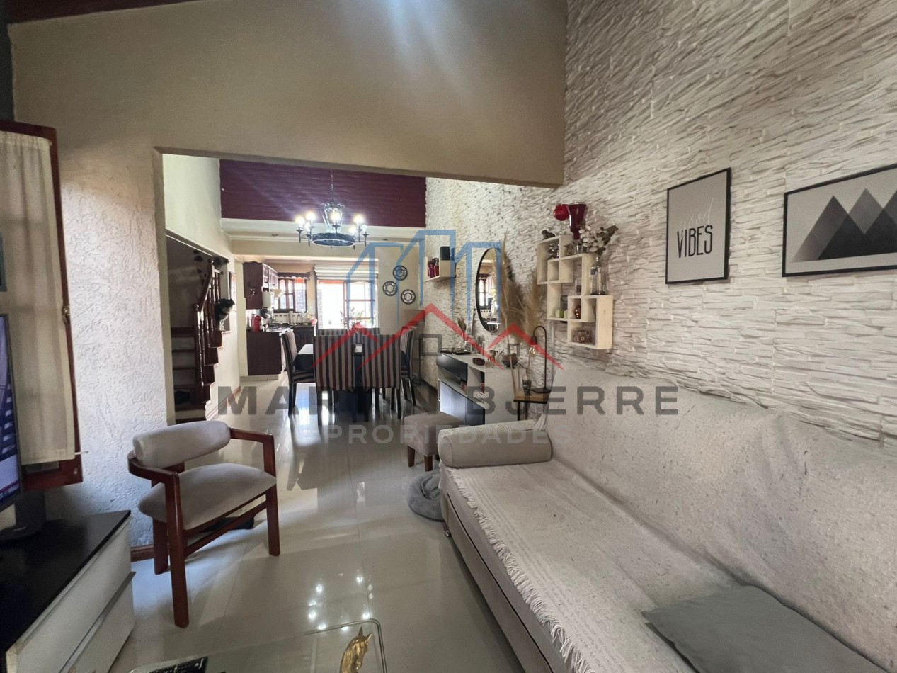 VENTA CASA 5 AMBIENTES BARRIO PUERTAS DEL SOL. CIUDAD EVITA. LA MATANZA.