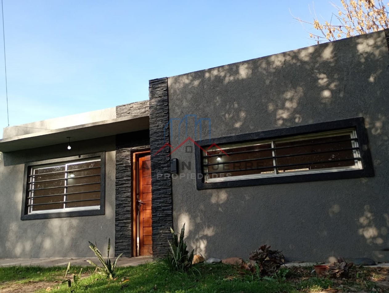 VENTA CASA DE 3 AMBIENTES. BARRIO LOS FRESNOS. VIRREY DEL PINO. LA MATANZA.