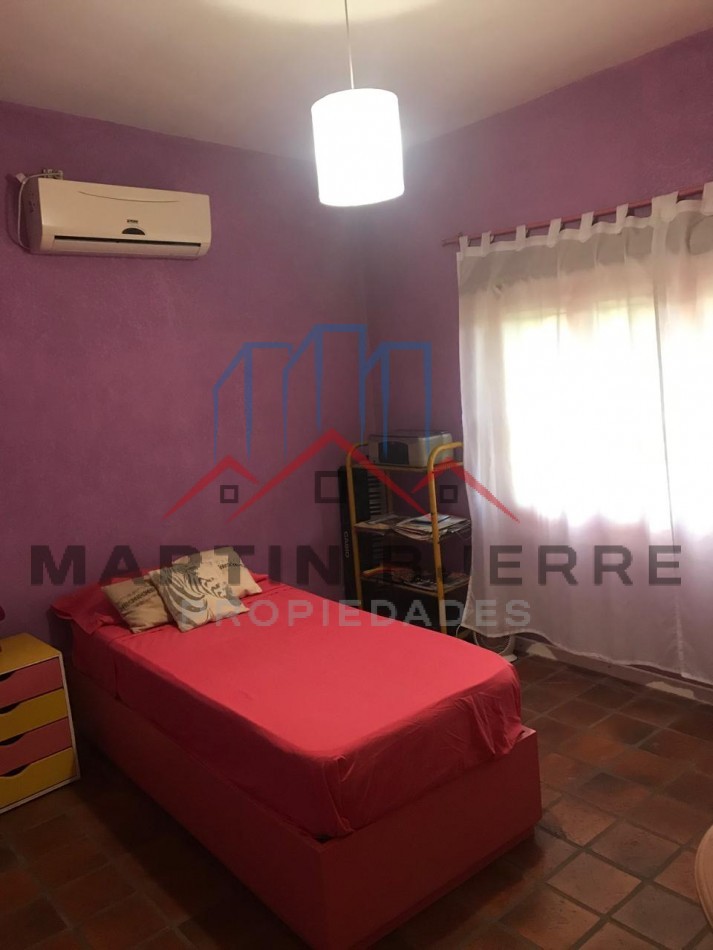 VENTA DE HERMOSA CASA  EN BARRIO PRIVADO SANTA AMELIA, VIRREY DEL PINO.