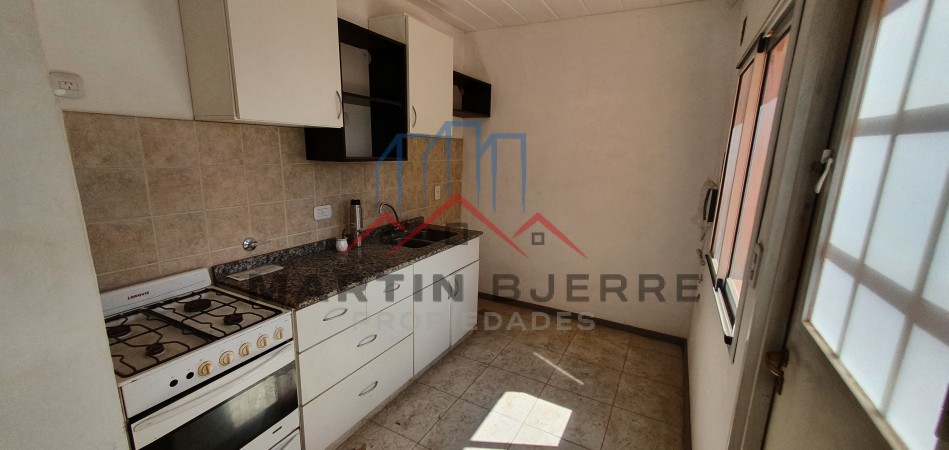 Venta Casa 4 ambientes en Barrio Cotevi, Ciudad Evita.