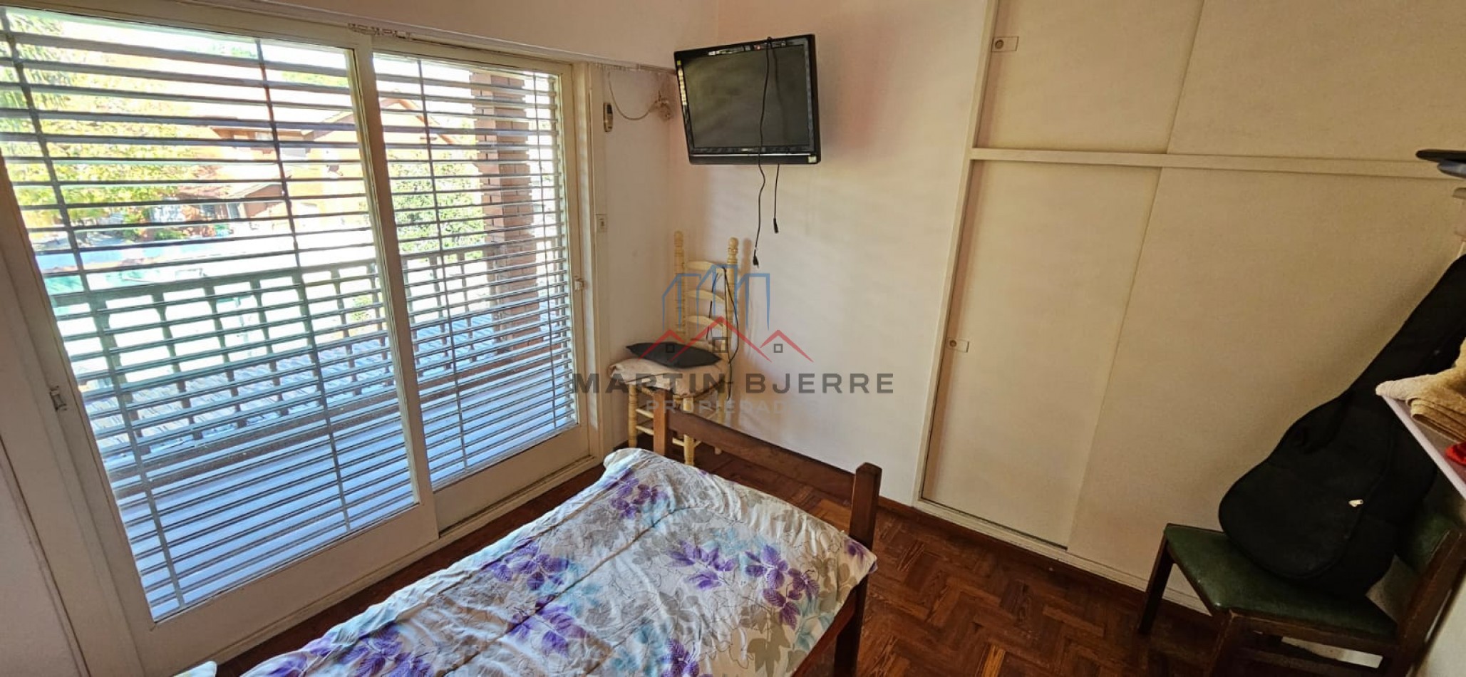 CASA 5 AMBIENTES  CON QUINCHO Y PISCINA EN CIUDAD EVITA, LA MATANZA.