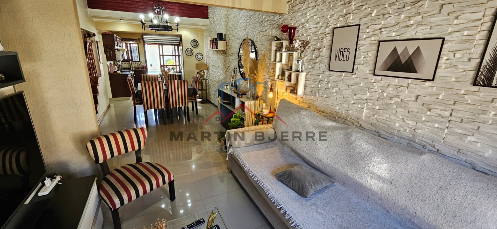 VENTA CASA 5 AMBIENTES BARRIO PUERTAS DEL SOL. CIUDAD EVITA. LA MATANZA.