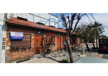 Alquiler PH 2 ambientes en Lomas del Mirador.