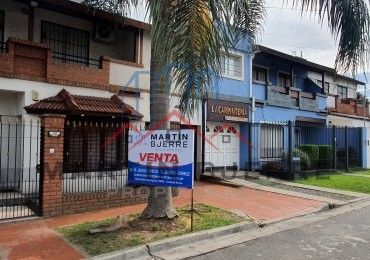 Venta Duplex  5 ambientes en Barrio Cotevi  Ciudad Evita.