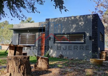 VENTA CASA DE 3 AMBIENTES. BARRIO LOS FRESNOS. VIRREY DEL PINO. LA MATANZA.