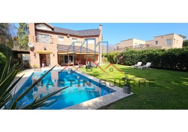 Venta Casa 5 ambientes en Barrio La Deseada, Ezeiza
