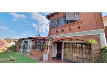 Venta Hermoso Chalet de 5 Ambientes en Ciudad Evita.