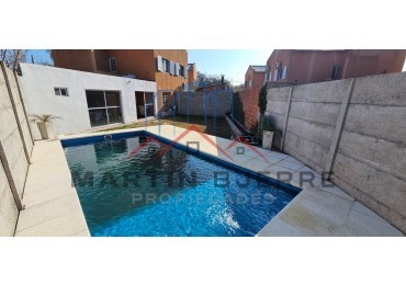 ALQUILER DUPLEX 3 AMBIENTES CON PISCINA. COTEVI IV.CIUDAD EVITA.LA MATANZA